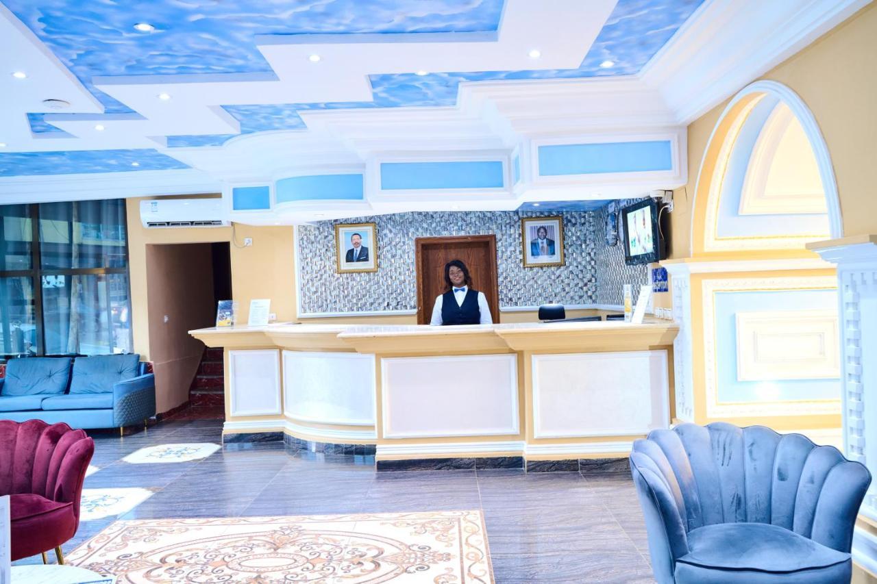 Hotel Sindz Palace Yaoundé Exterior photo